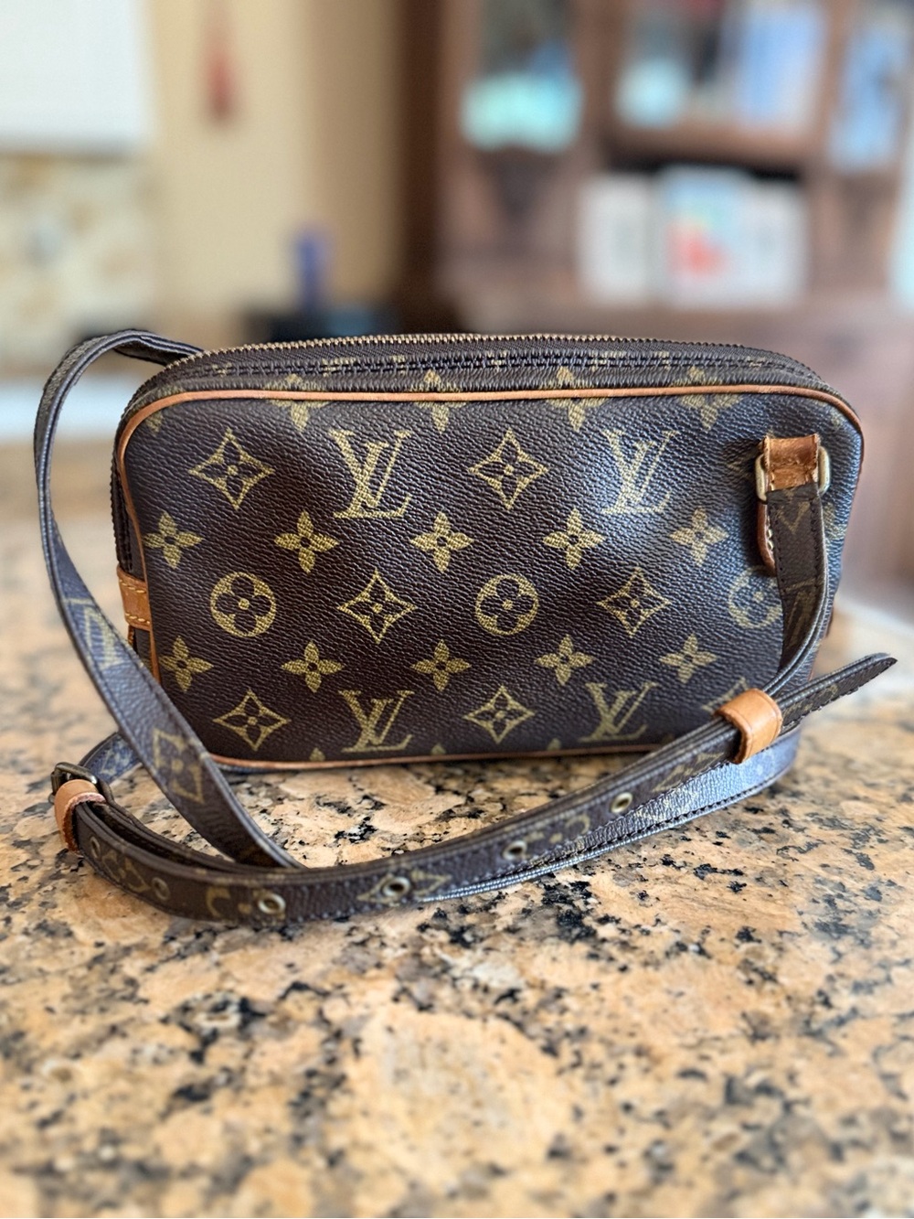 Vintage ‘89 Louis Vuitton Marly Bandoulière   camera bag